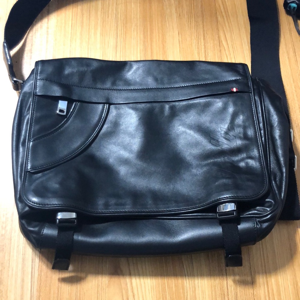 Bally leather messenger bag